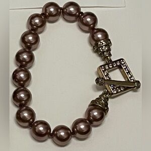 Elegant Pearl Bracelet with Toggle Clasp